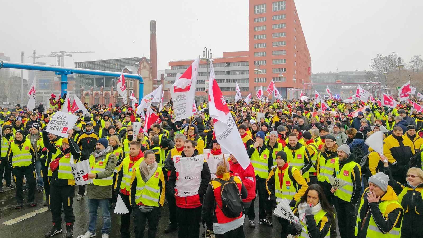 Vote de grève à la Deutsche Post : l’appel à la grève du Comité d’action des postiers reçoit un fort soutien