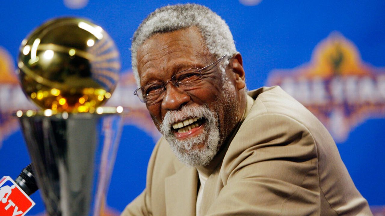 Bill Russell, basketball's first black superstar, 11-time champion, and  opponent of racial injustice, dies at age 88 - World Socialist Web Site