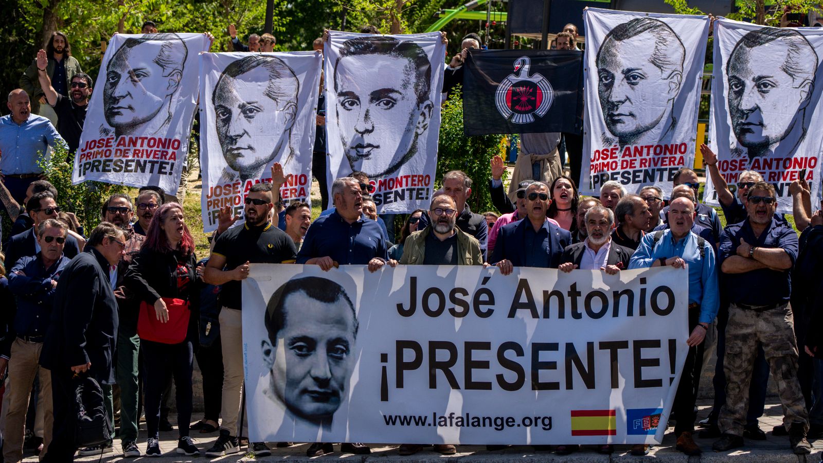 Die PSOE-Podemos-Regierung exhumiert die Überreste des spanischen Faschisten Primo de Rivera