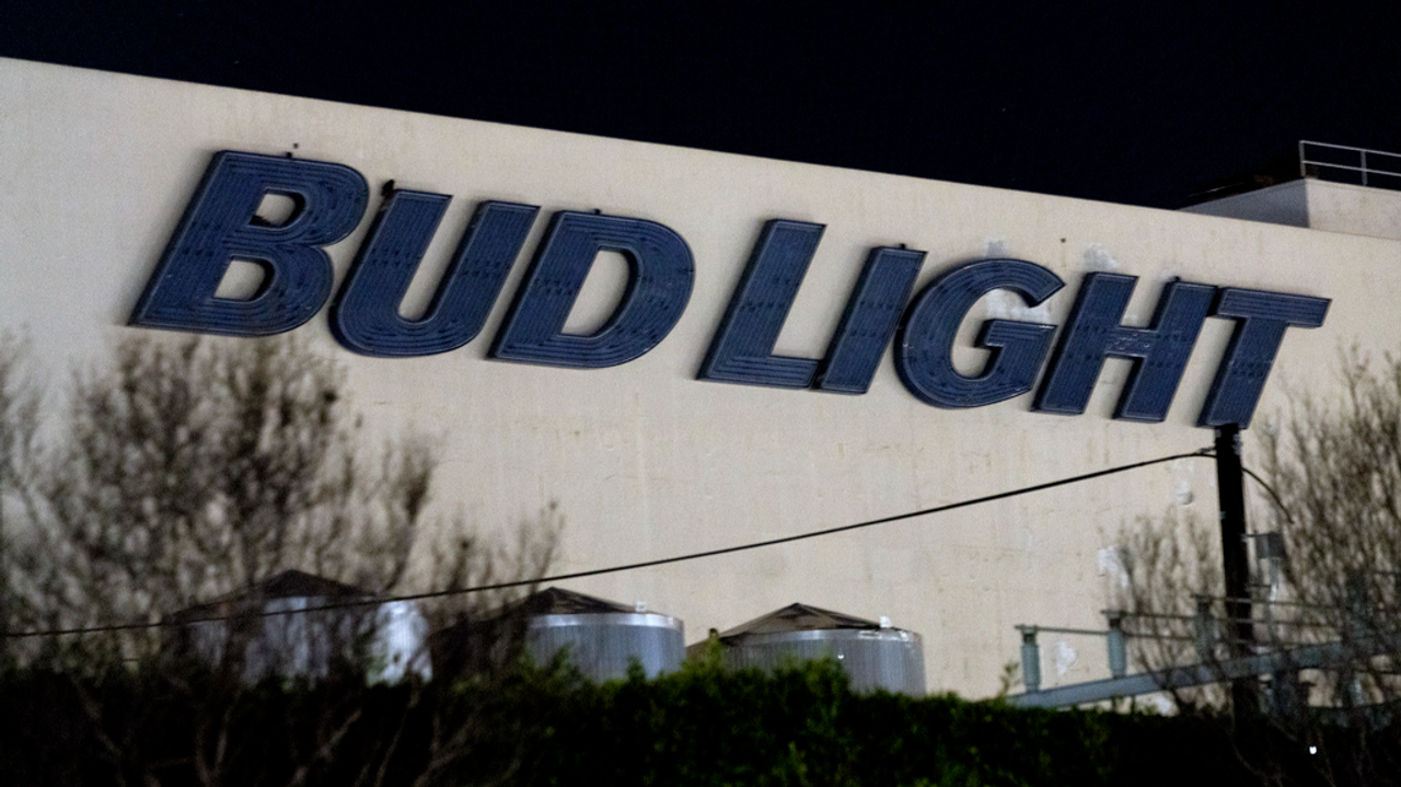 wsws.org - Anheuser-Busch to close 3 breweries in the US, affecting hundreds of jobs