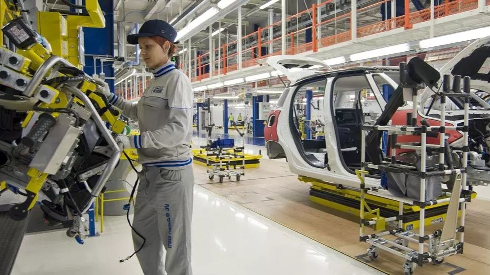 Stellantis relies on unions to set pay scales based on nationality at  Serbian plant