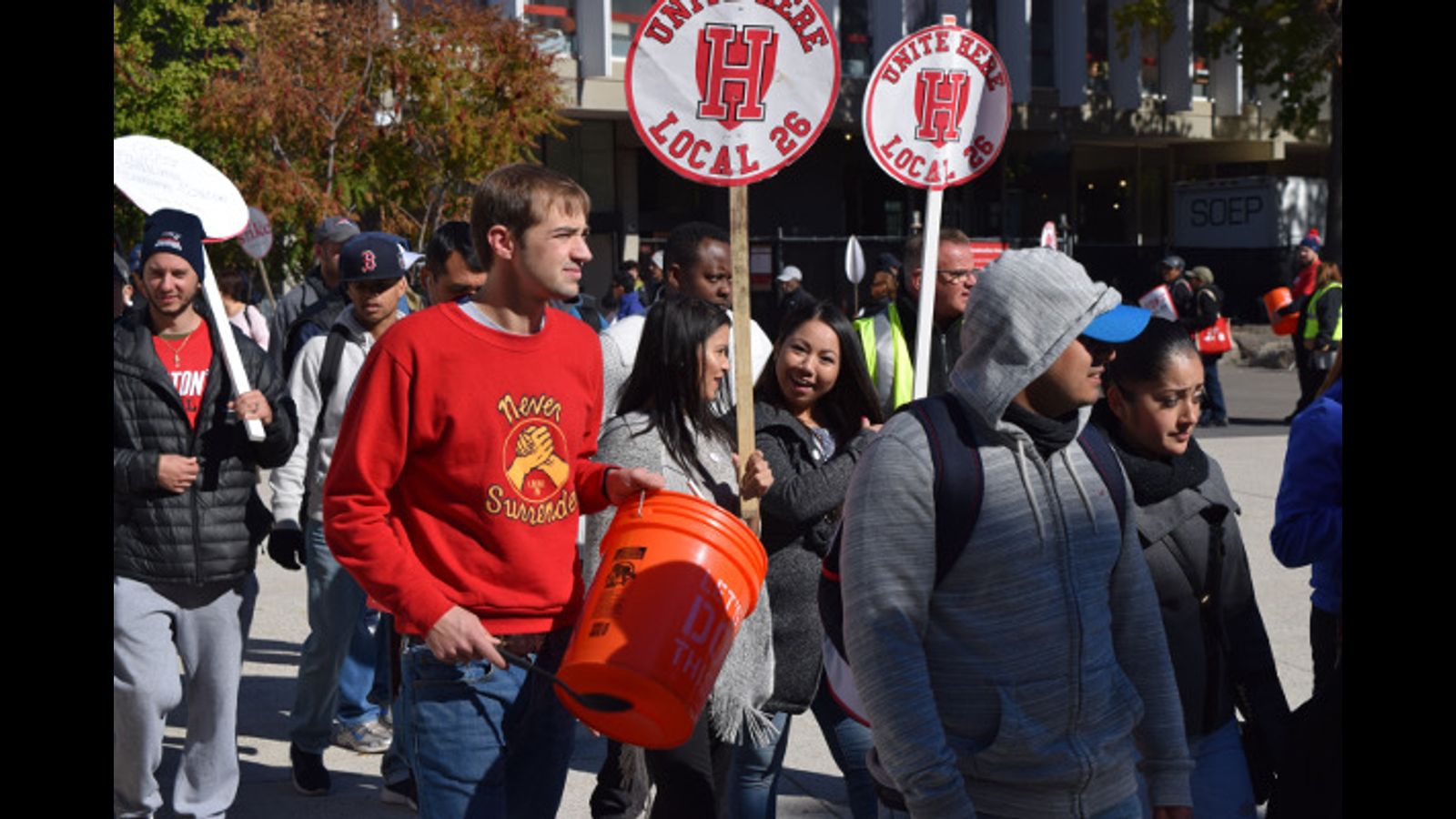Food safety concerns as Harvard dining workers’ strike enters second ...