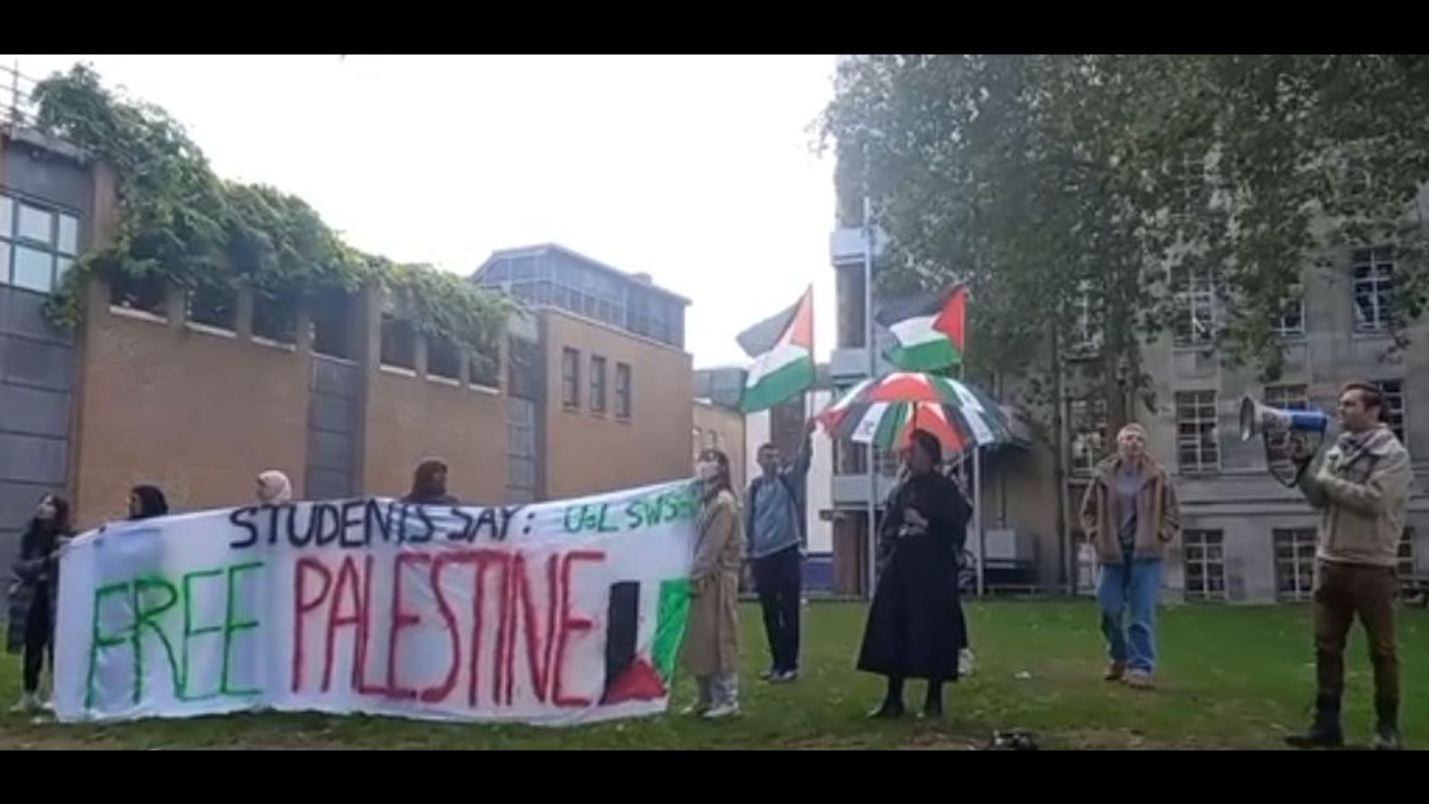 英国政府、「反ユダヤ主義」との闘いを名目に学校とキャンパスの取り締まりを強化