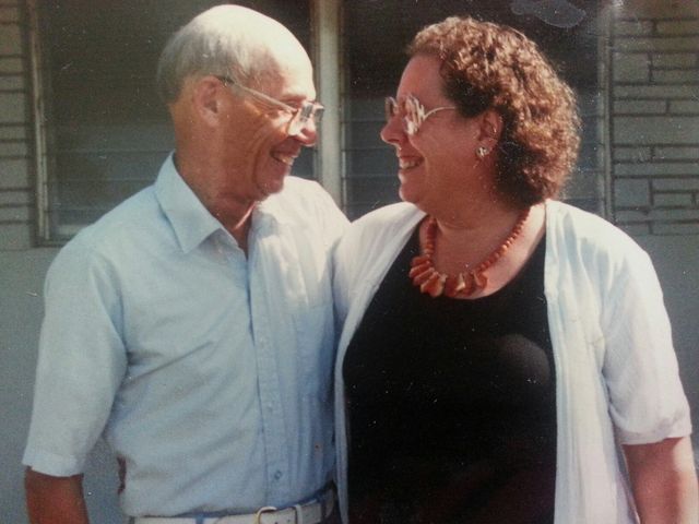 Cynthia Moore con su padre, Bill Brust