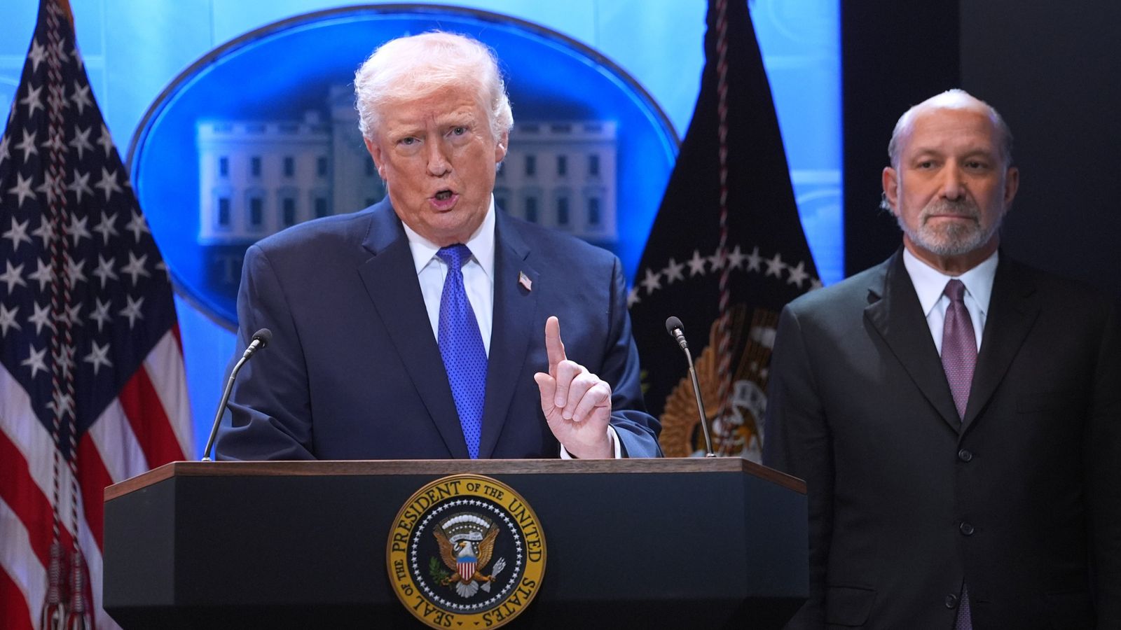 La décision de la Cour suprême contre les tarifs douaniers de Trump met au jour la crise de la classe dirigeante
