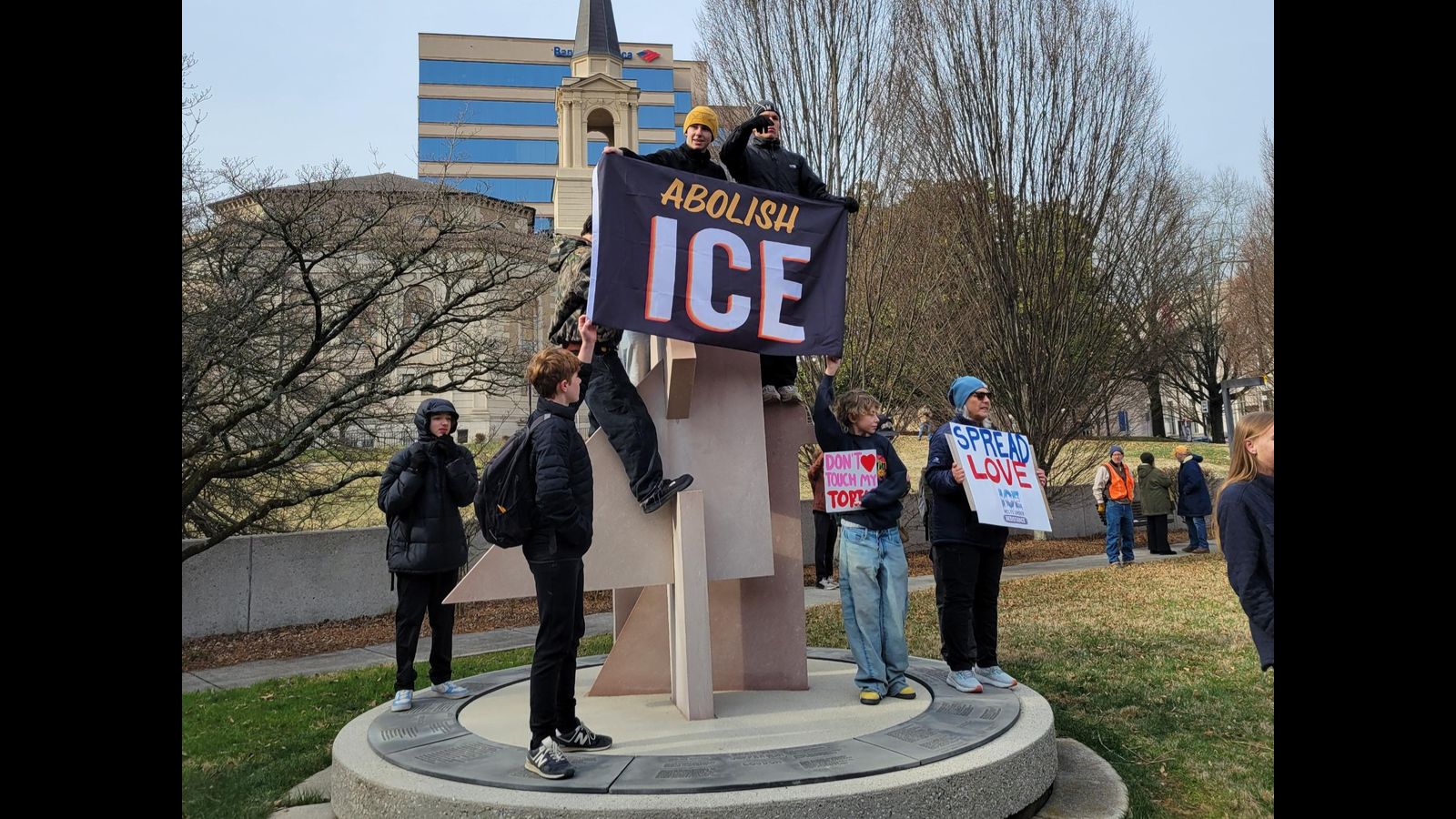 Tennessee legislators push bill to track immigrant students in bid to overturn universal right to public education