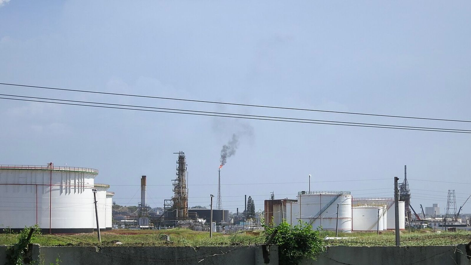 US allows Russian oil tanker to dock in Cuba even as Trump threatens military action