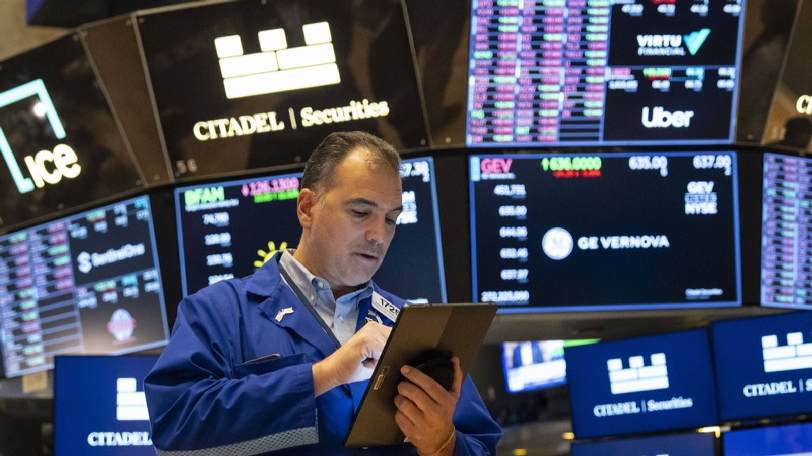 AI-fuelled rally lifts markets, raises concentration concerns
