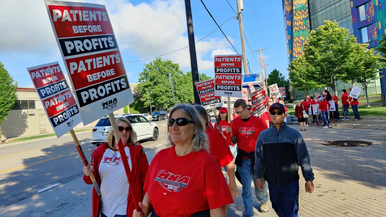 15,000 Minnesota nurses still working without contract as union continues to block strike