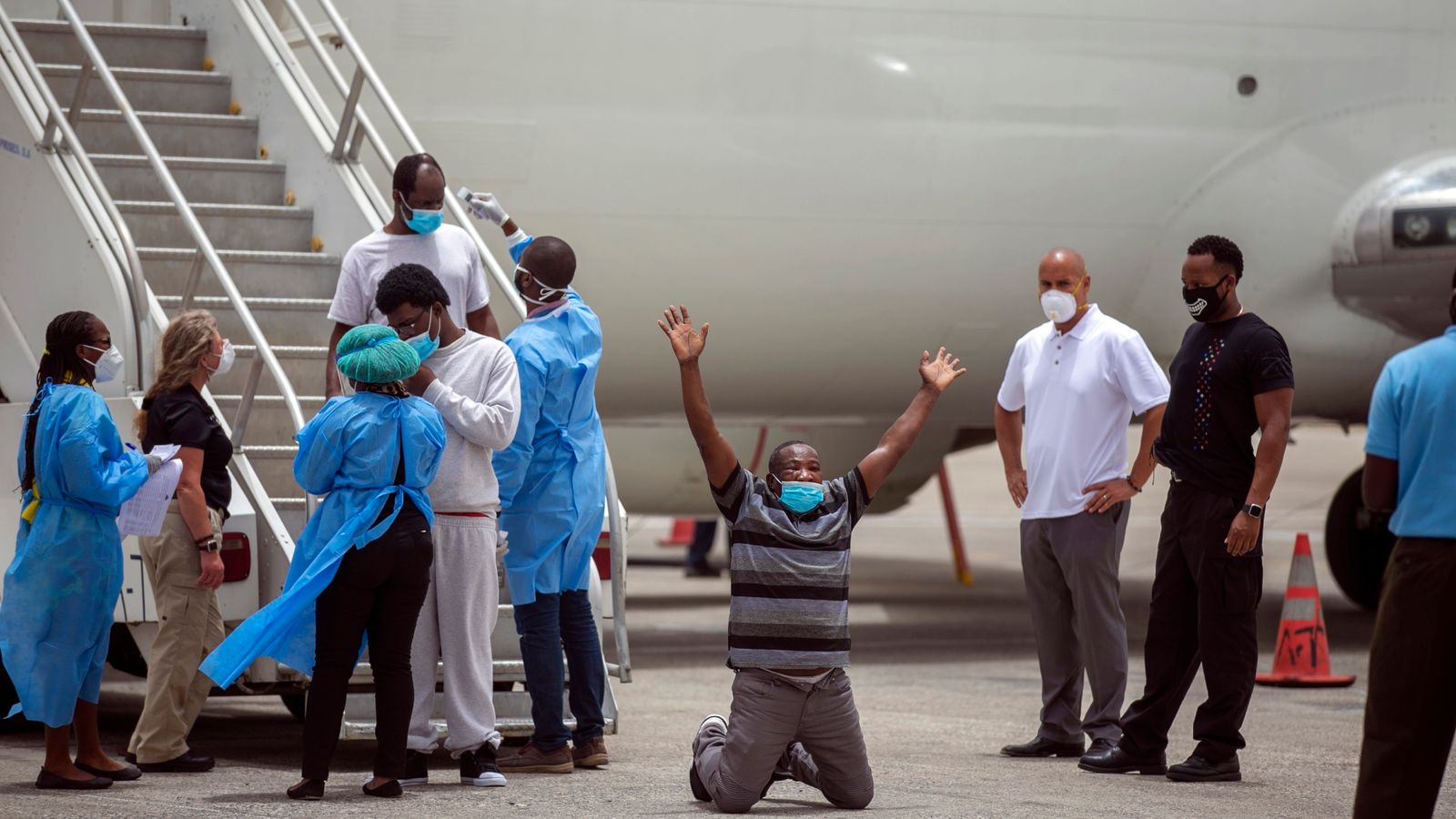 The COVID-19 pandemic and the global plight of refugees and migrant ...
