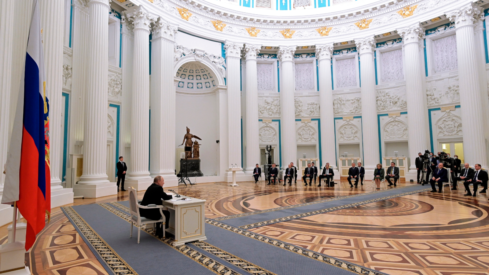 The Russian oligarchy and the politics of social catastrophe