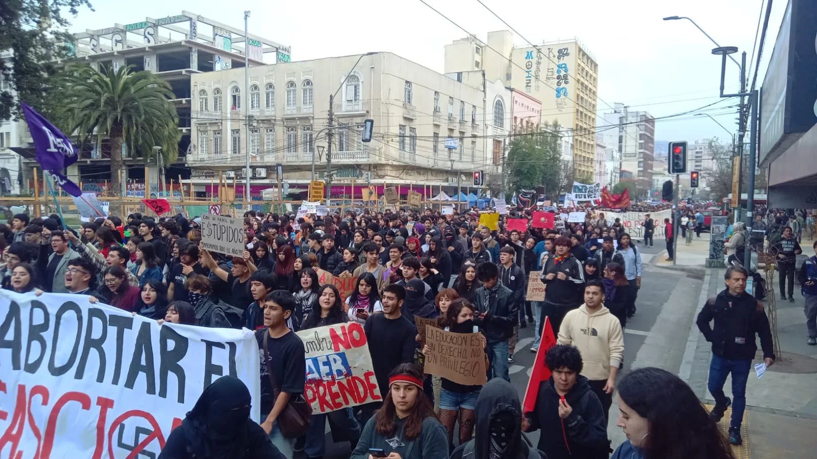 Students across Chile protest criminalization of youth and education cuts