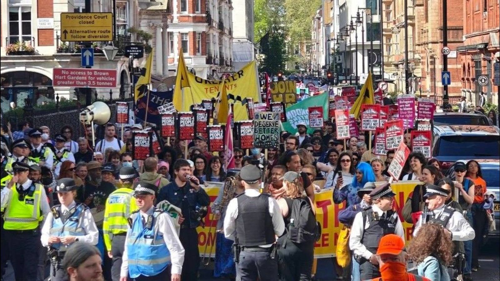 Thousands march in London against housing crisis, but capitalist politicians offer no way forward