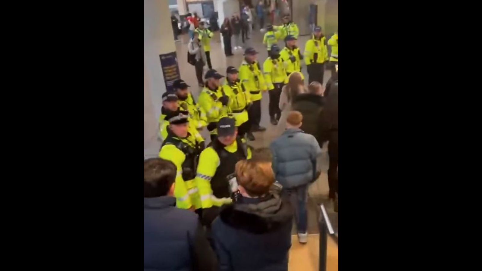 Protests as police deny Romany Gypsy and Irish Traveller children entry ...