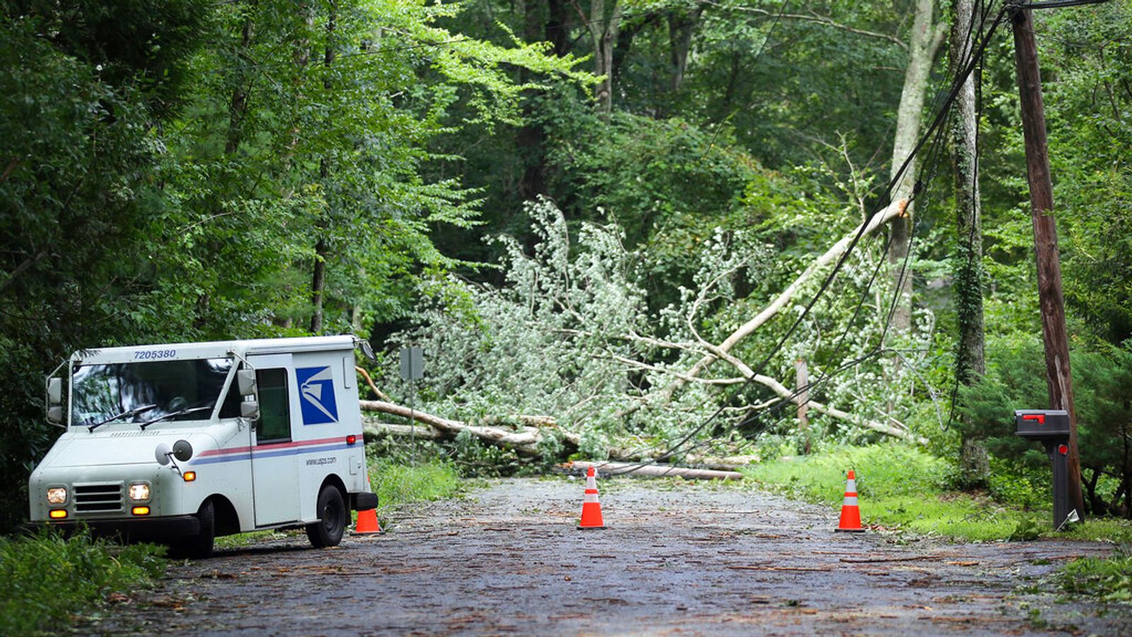 Tropical Storm Henri brings extensive flooding to the Northeastern US ...