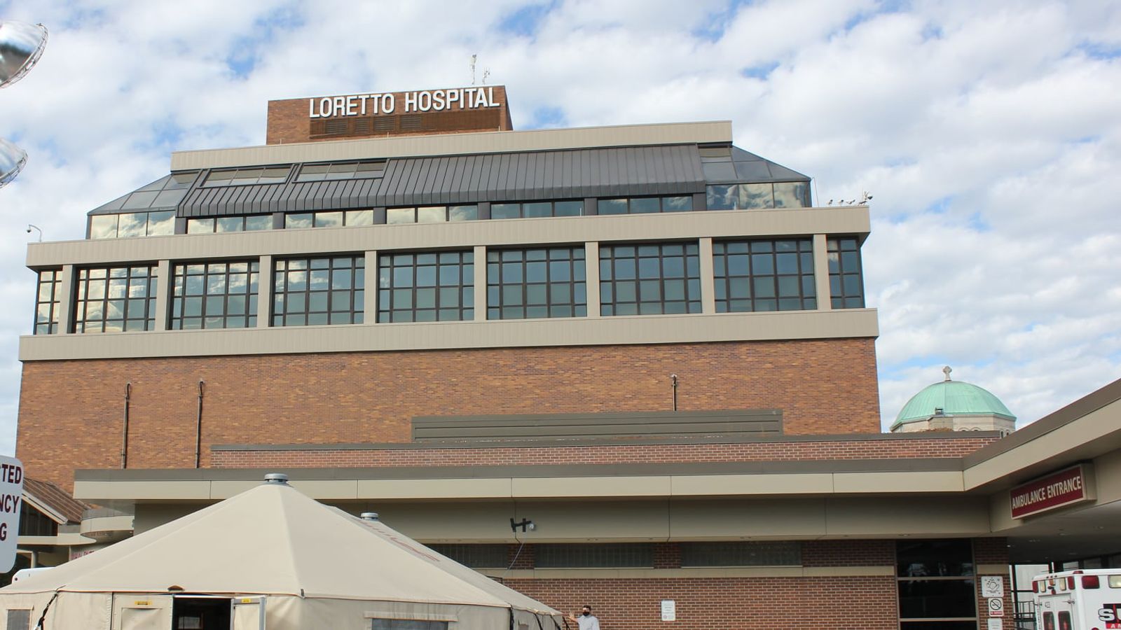 Healthcare workers at Loretto hospital on Chicago’s West