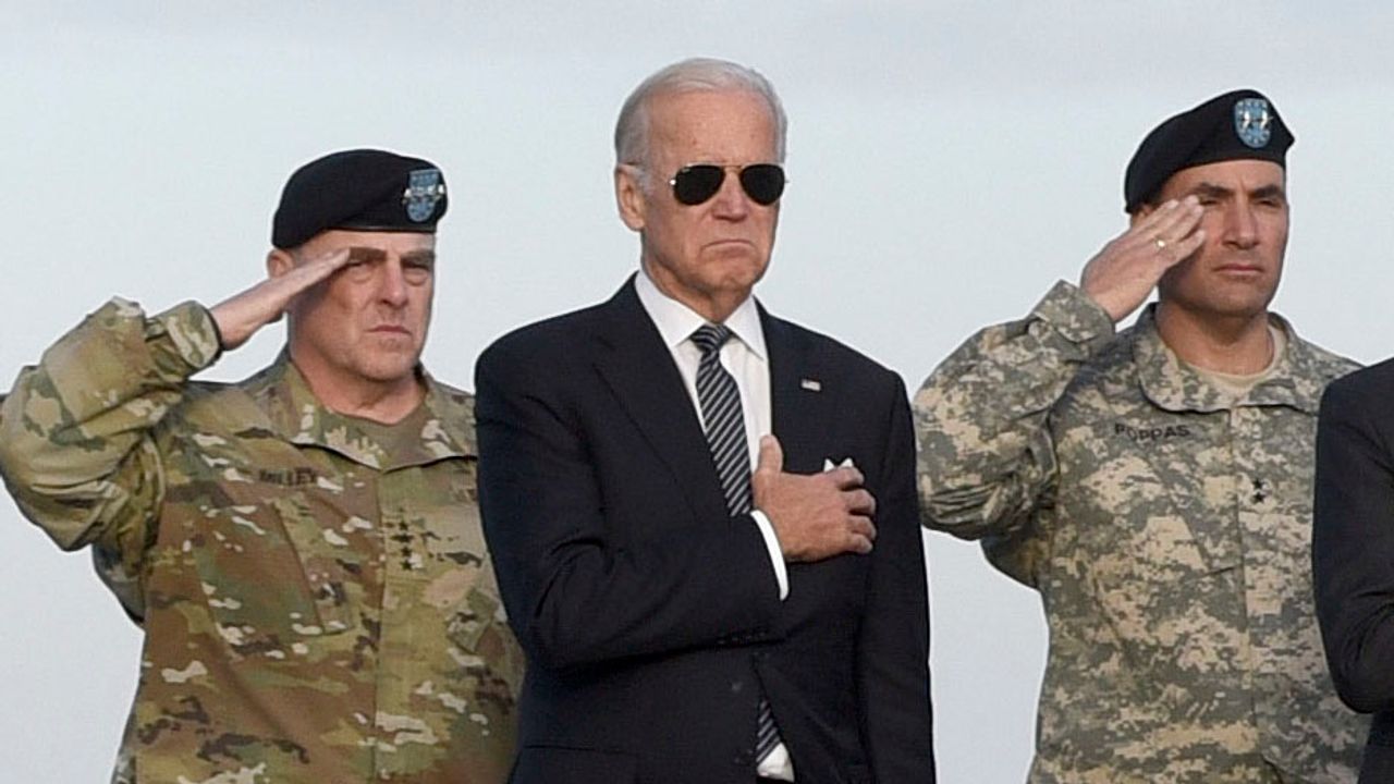 Joint Cheifs of Staff Chairman Gen. Mark Milley (left) with President Joe Biden (AP Photo/Steve Ruark)