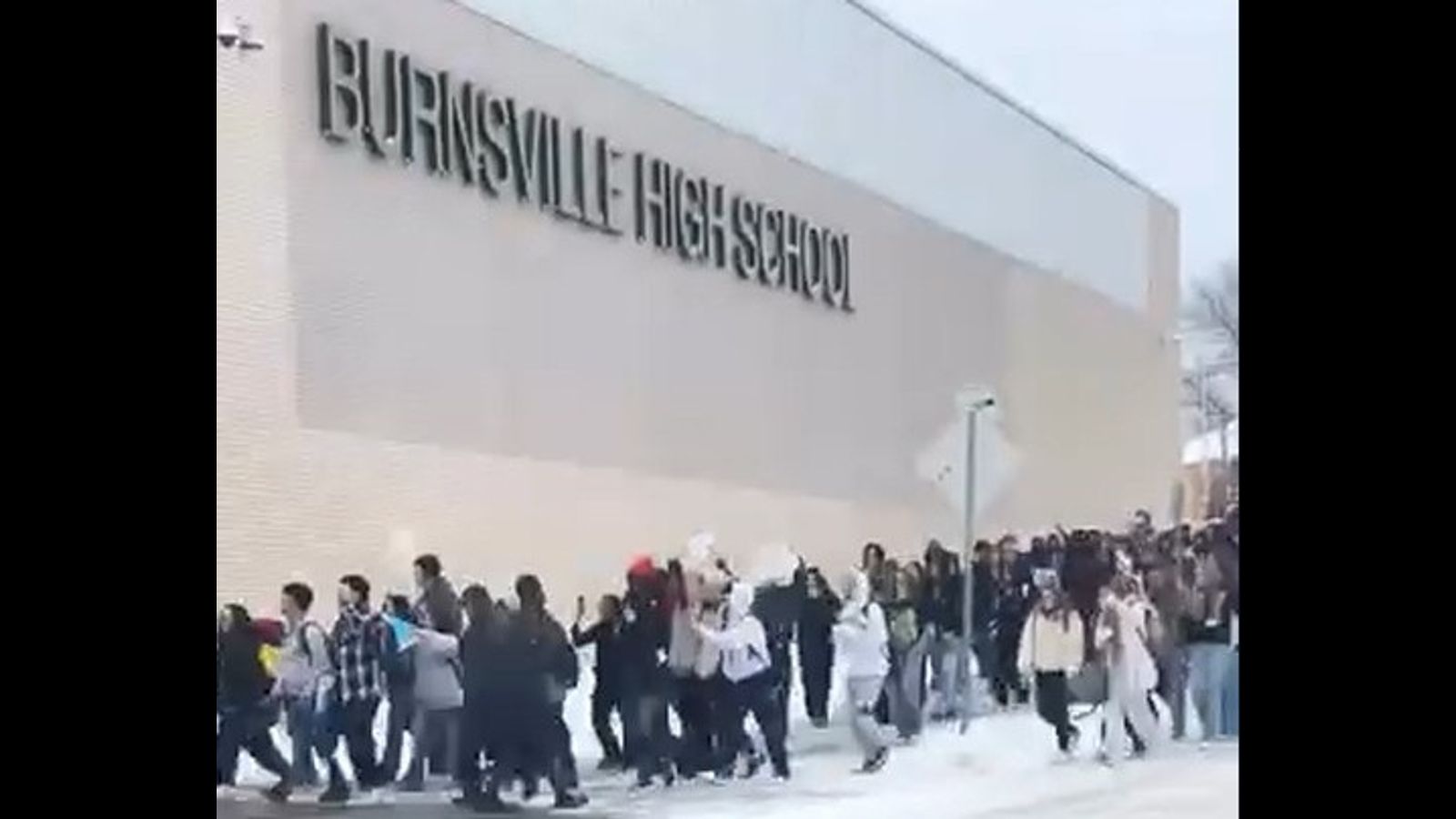 Hundreds of high school students in Oregon and Minnesota walk out to protest ICE kidnapping operations