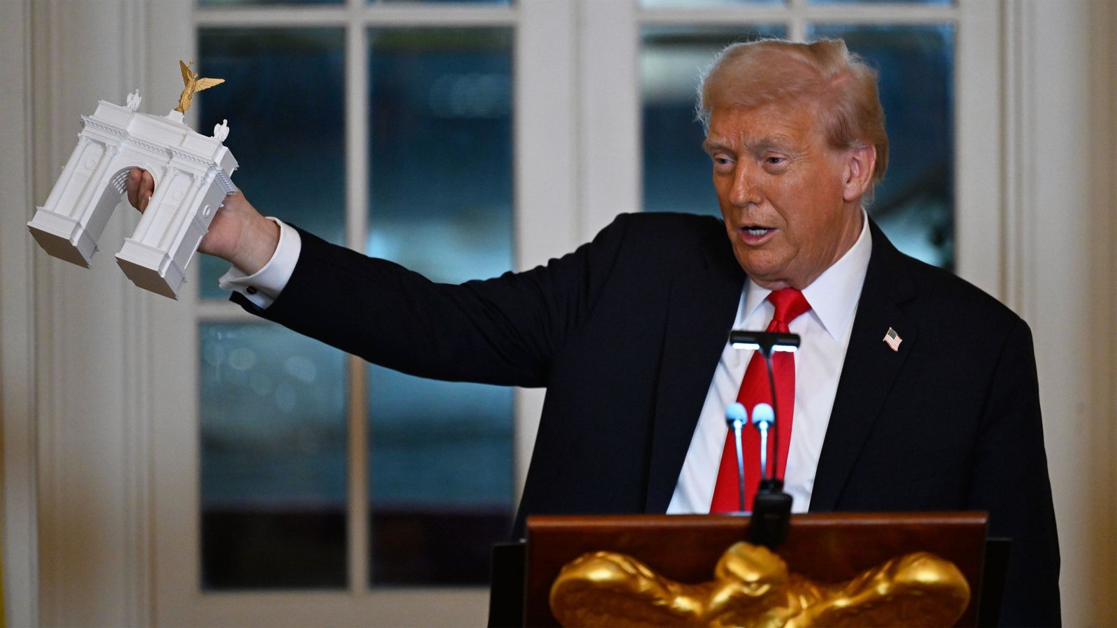 Trump-verwandelt-das-Wei-e-Haus-in-ein-Versailles-am-Potomac-River