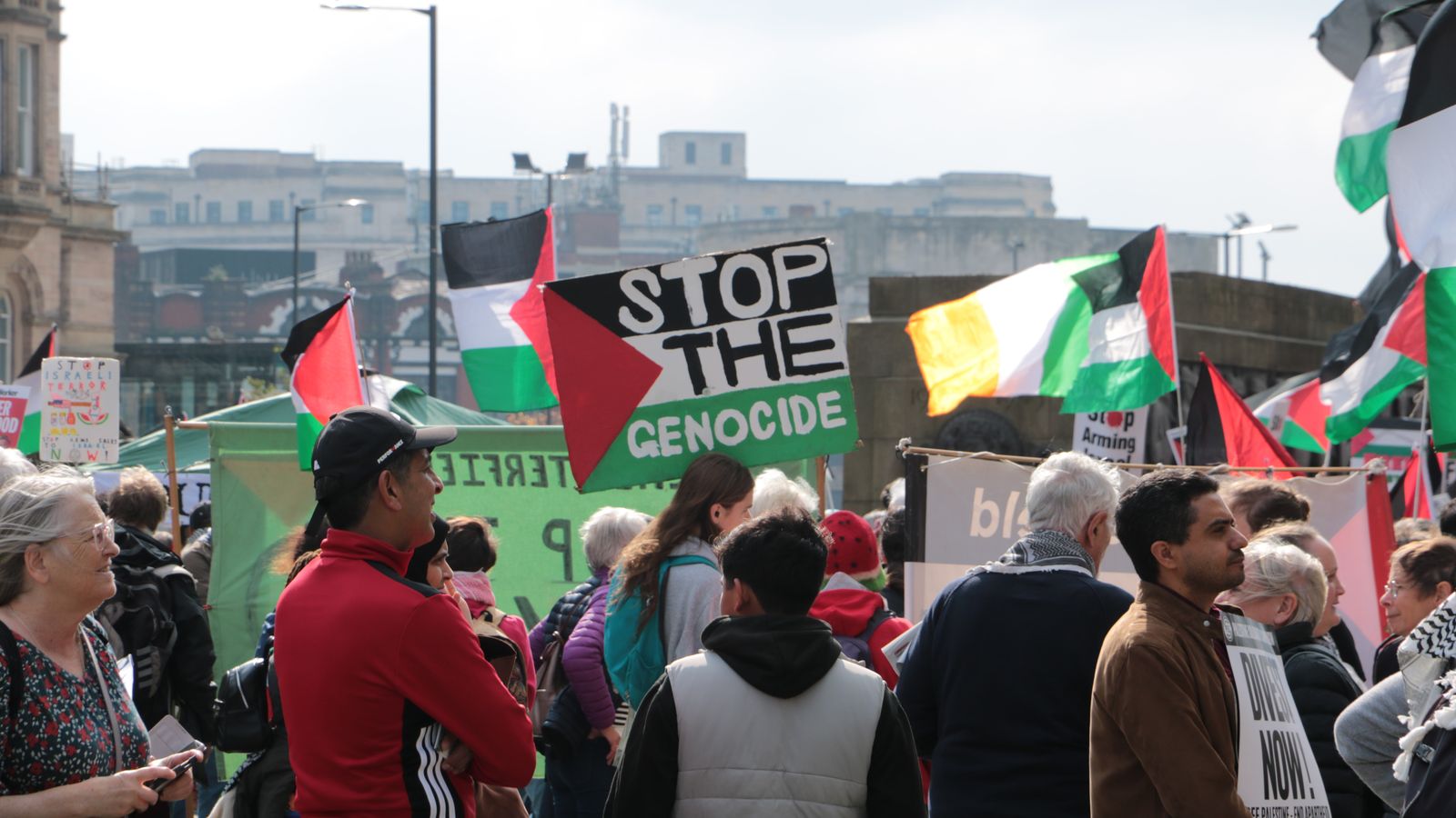 Demonstrators in Liverpool speak with WSWS: “Keir Starmer is a war ...