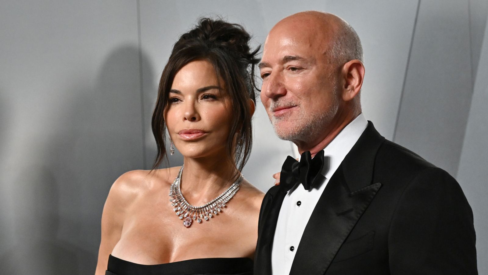 Qu'est-ce qui, dans le Met Gala, nous fait porter un regard bienveillant sur la guillotine?