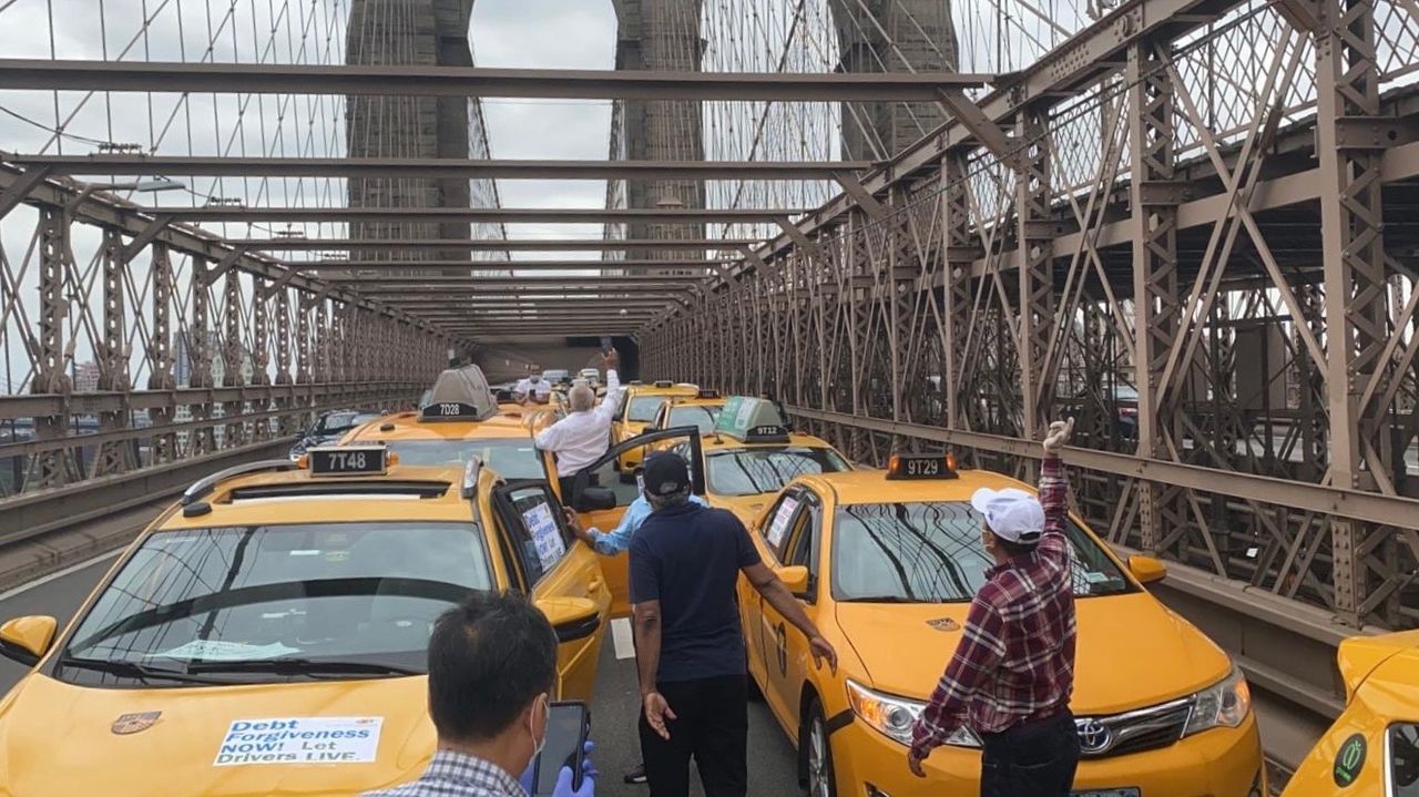 New York Yellow Cab Drivers Block Bridges To Demand Debt Relief World Socialist Web Site