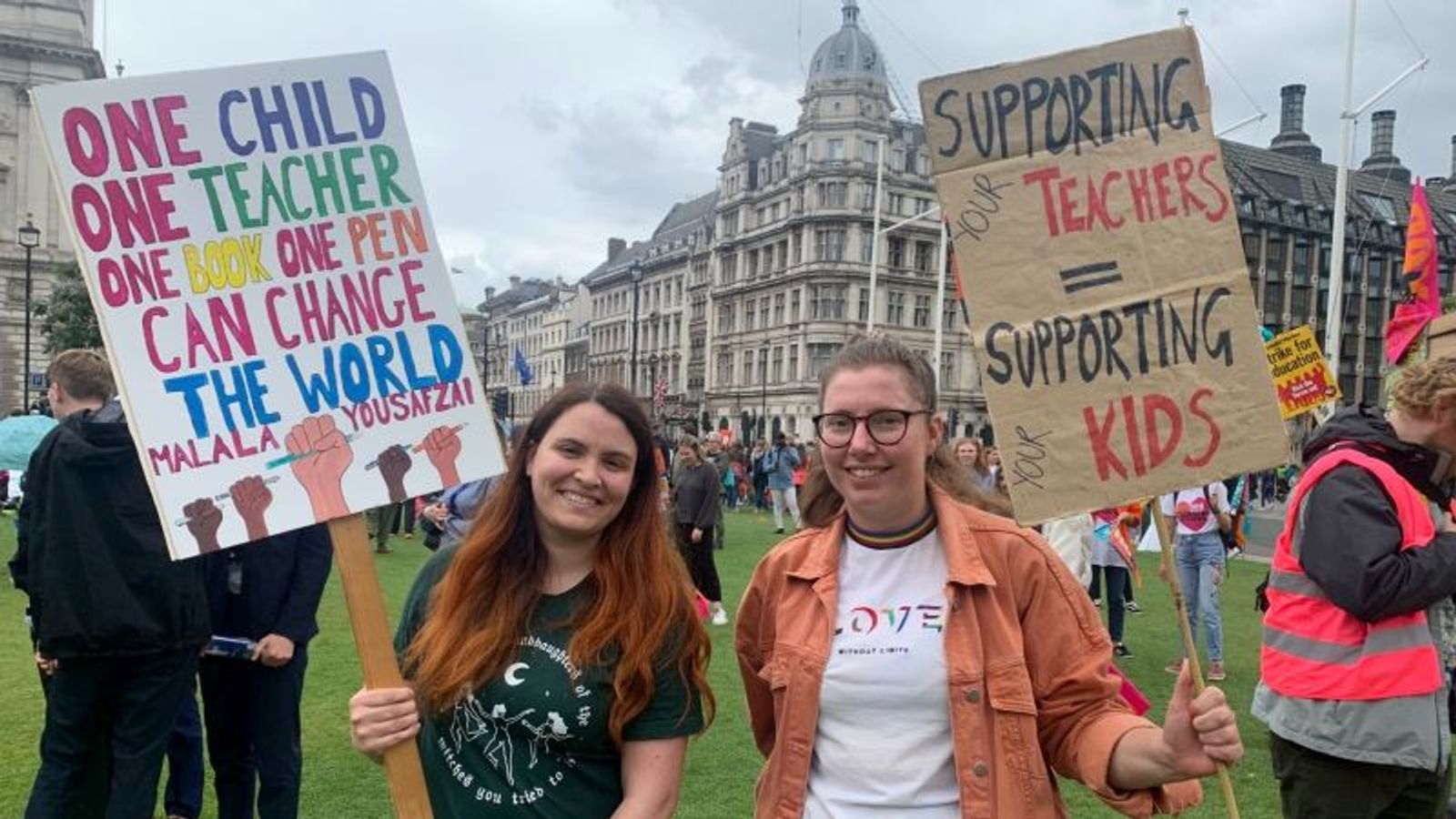 Lehrer beginnen zweitägigen landesweiten Streik in England: „Diese Geldverliebtheit ist für Kinder und Lehrer gleichermaßen verheerend“