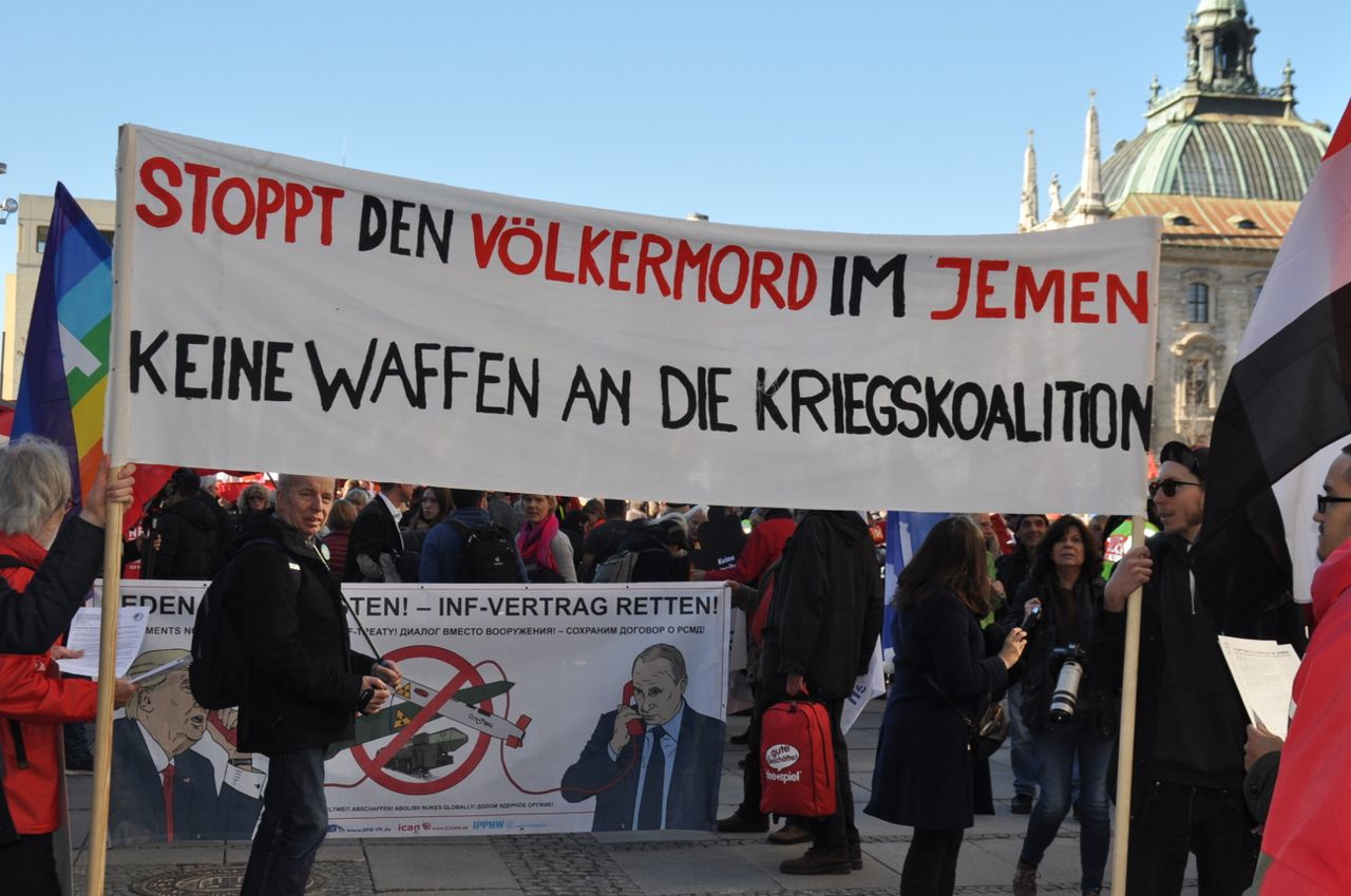 Demonstrators against the Munich militarist conference