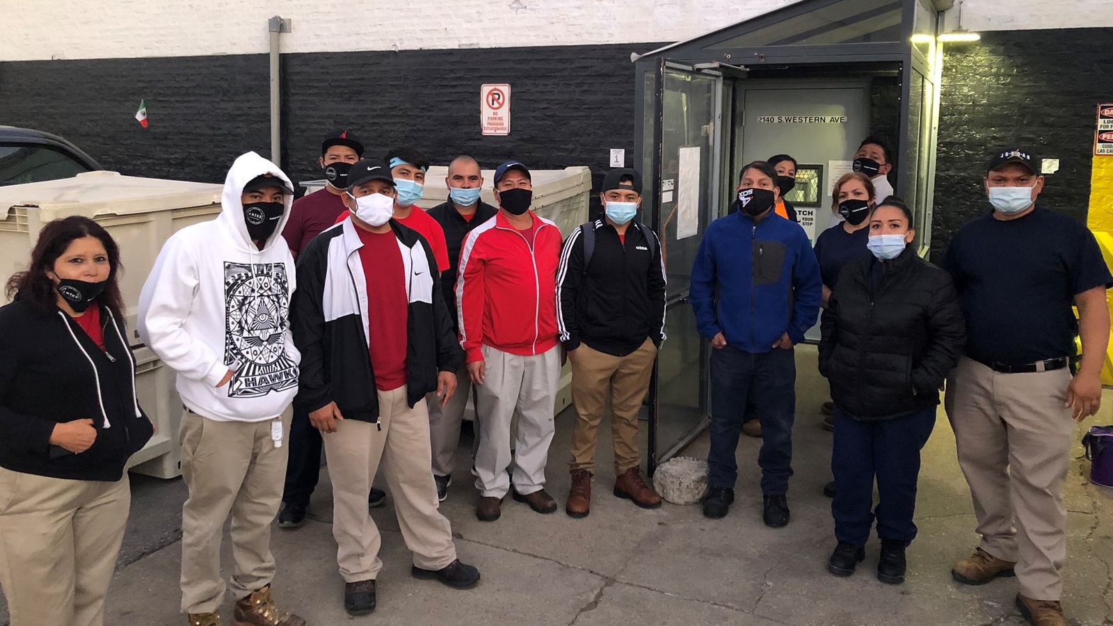 Los trabajadores de la tortillería El Milagro en Chicago se quedan