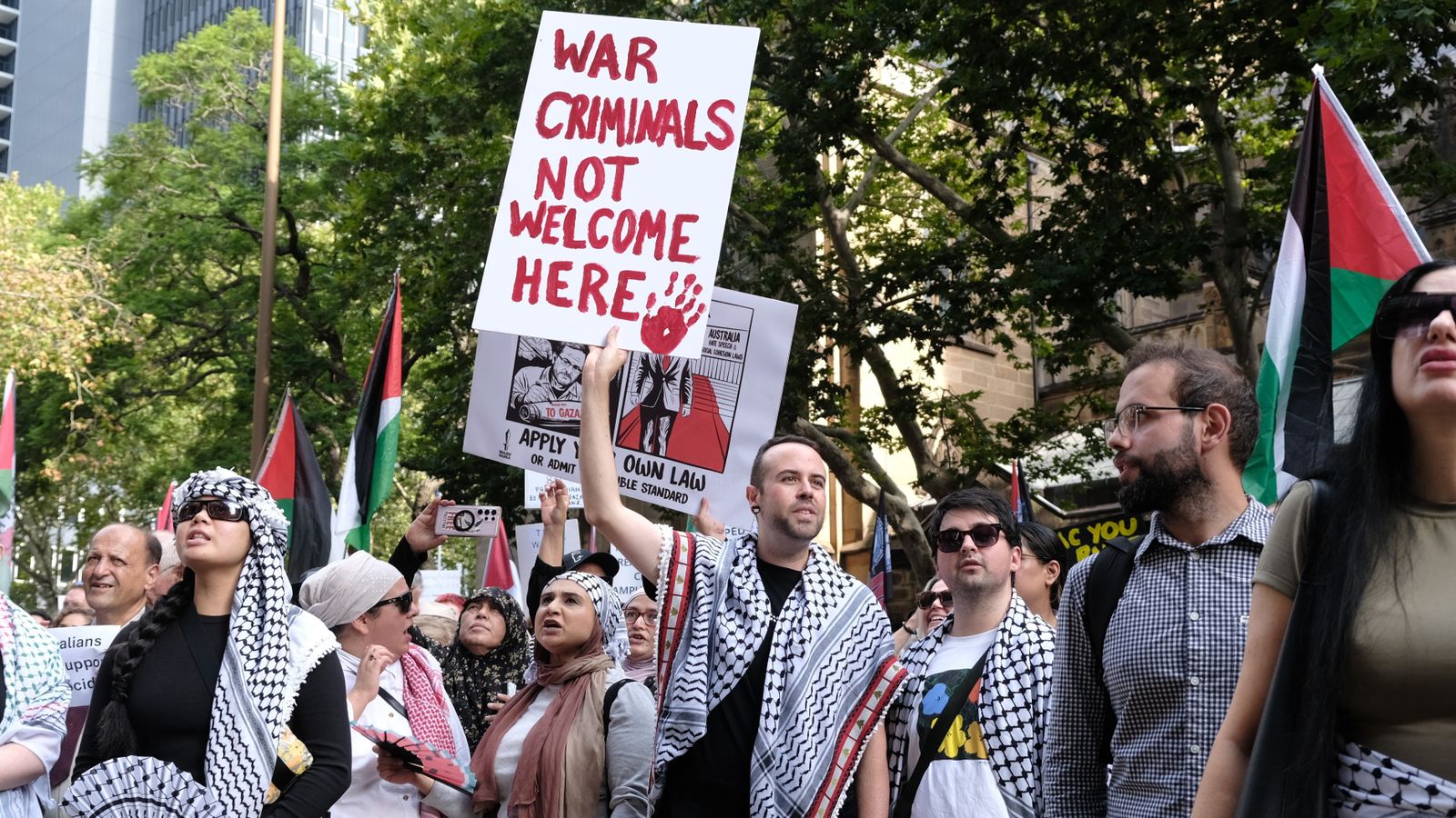 Australian pseudo-left downplays police rampage in Sydney, promotes appeals to Labor after Herzog visit