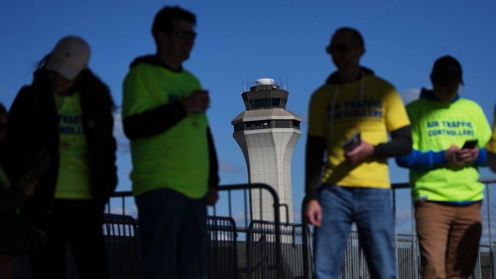 FAA lowers hiring target by more than 2,000 for air traffic controllers