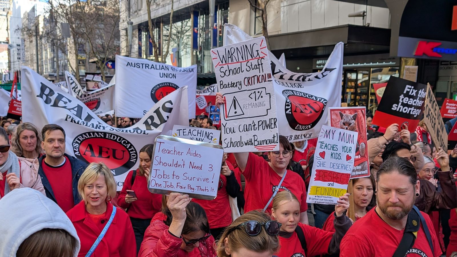 Australia: Second strike by Victorian teachers deepens crisis for Labor government and unions