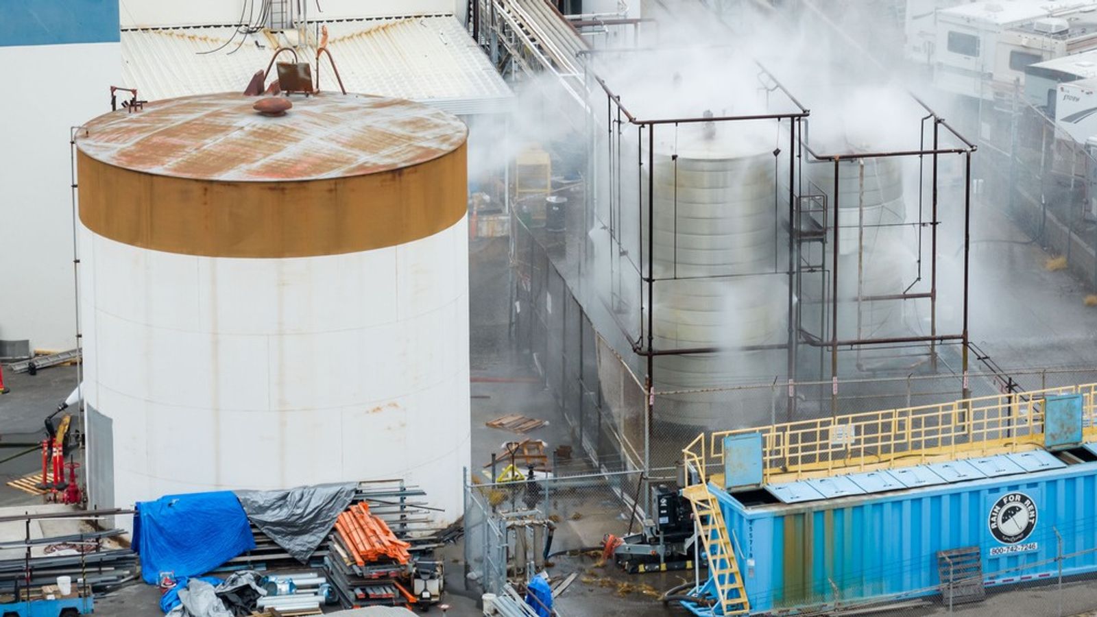 Chemical disaster at Garden Grove, California aerospace plant displaces 50,000 people