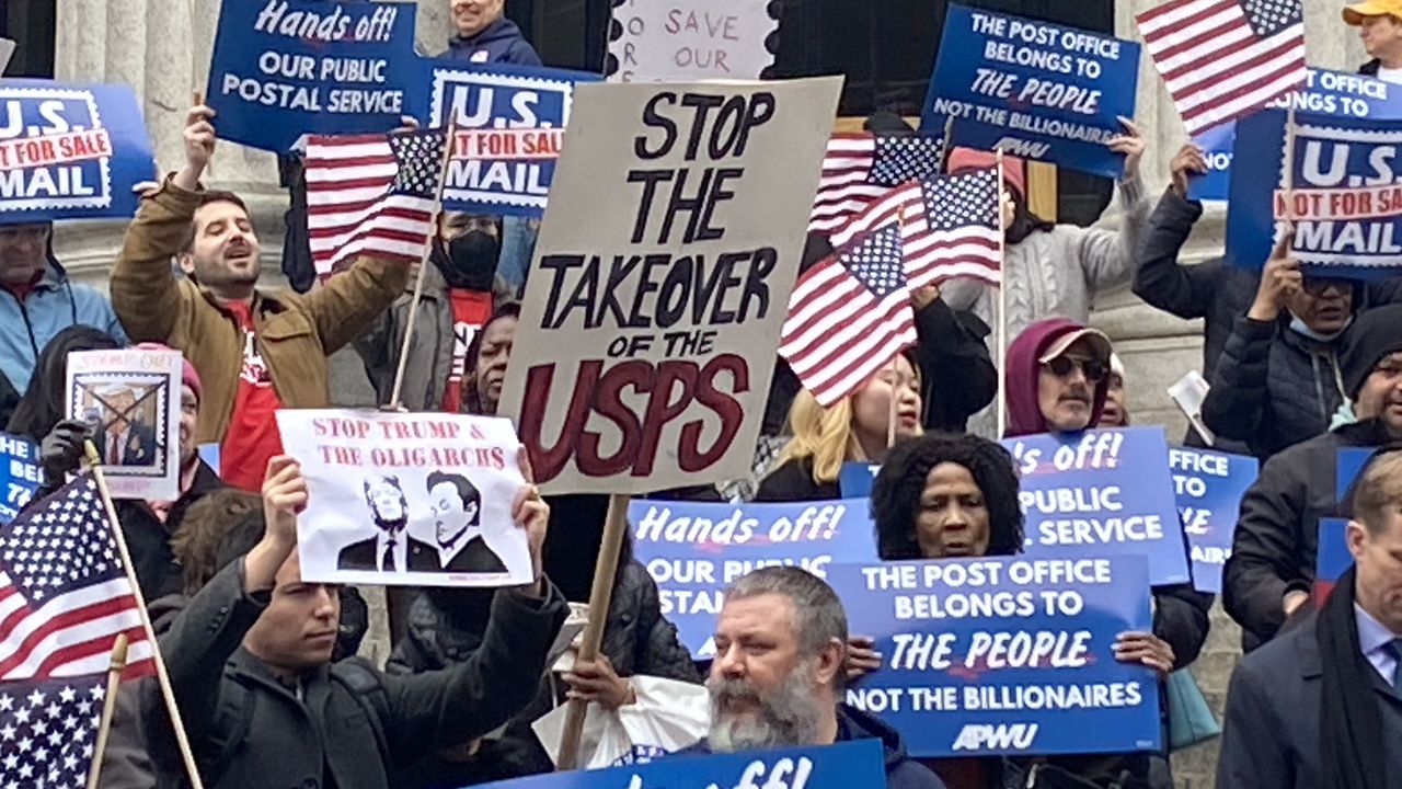 wsws.org - APWU president Smith on USPS financial crisis: 'nothing to see here'