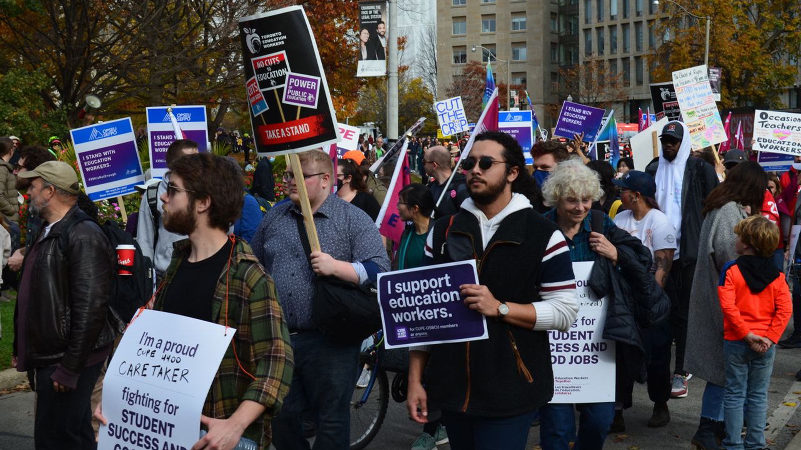 Ontario teacher unions seek to soften up members for major concessions