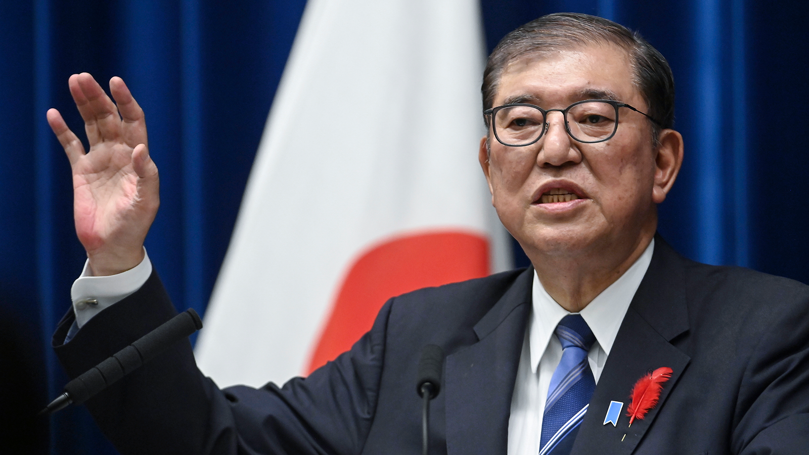 日本の首相、戦争推進の経済刺激策を準備中