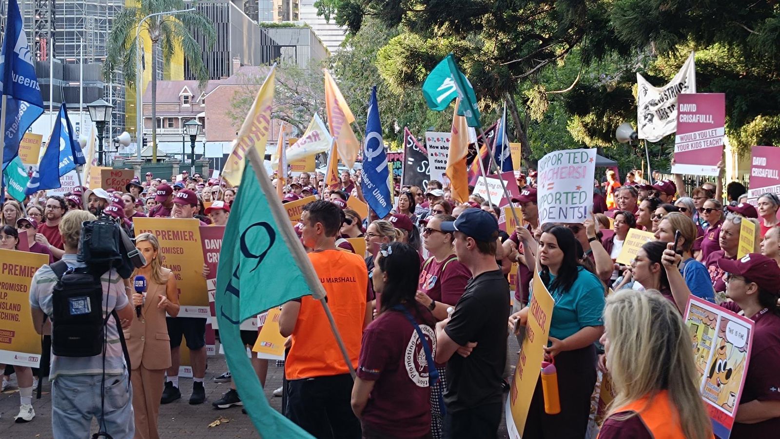 Australia: Queensland Teachers Union stages token rallies instead of strike