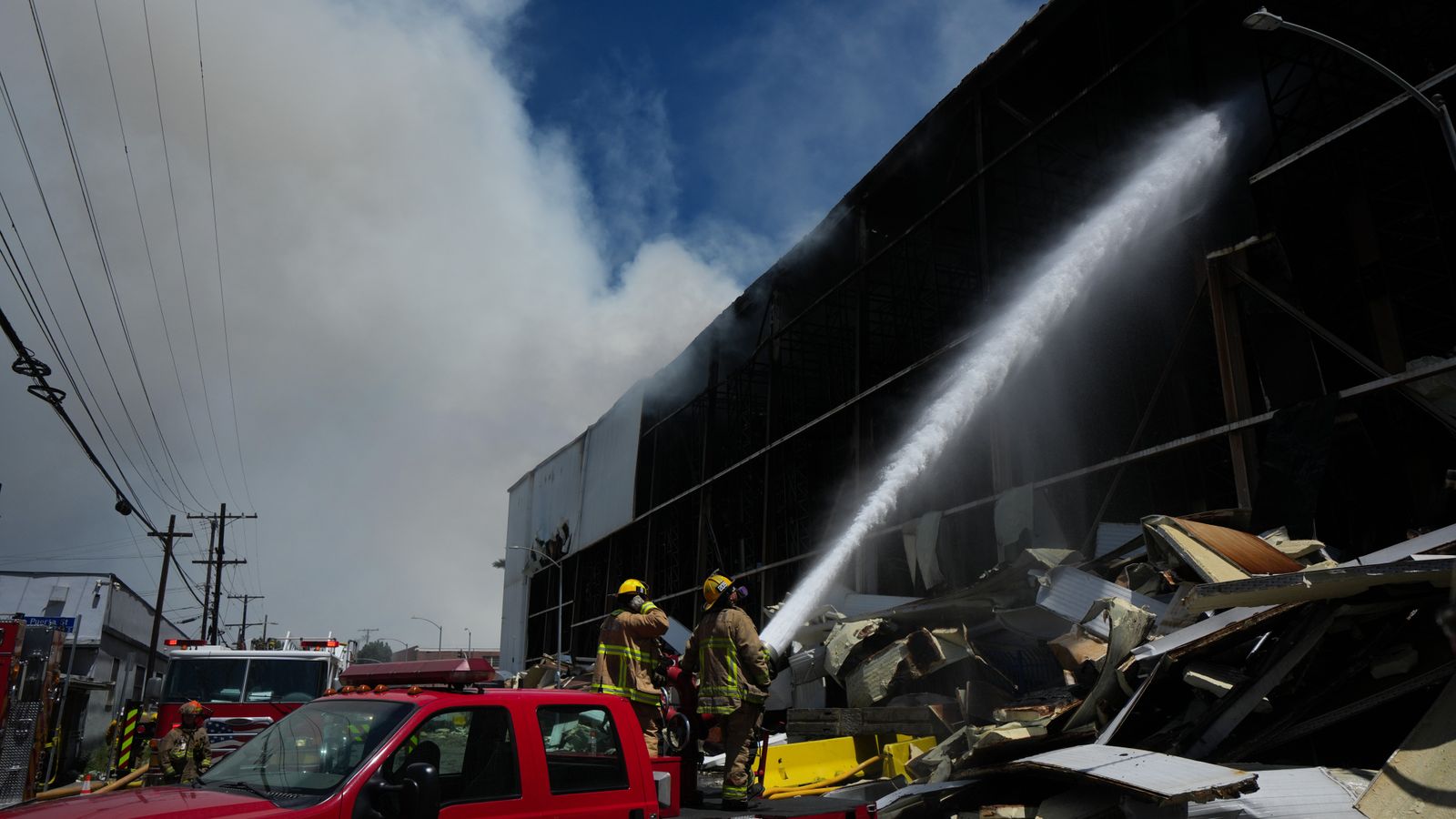 Another industrial inferno in Los Angeles working class neighborhood