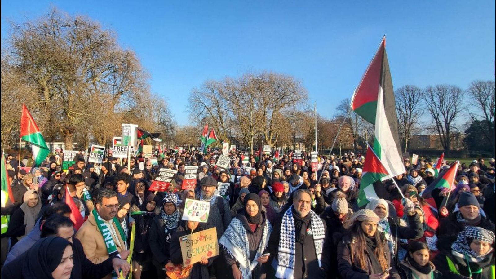 Arbeiter und junge Menschen, die gegen den israelischen Angriff auf Gaza protestieren, sprechen von Demonstrationen in ganz Großbritannien