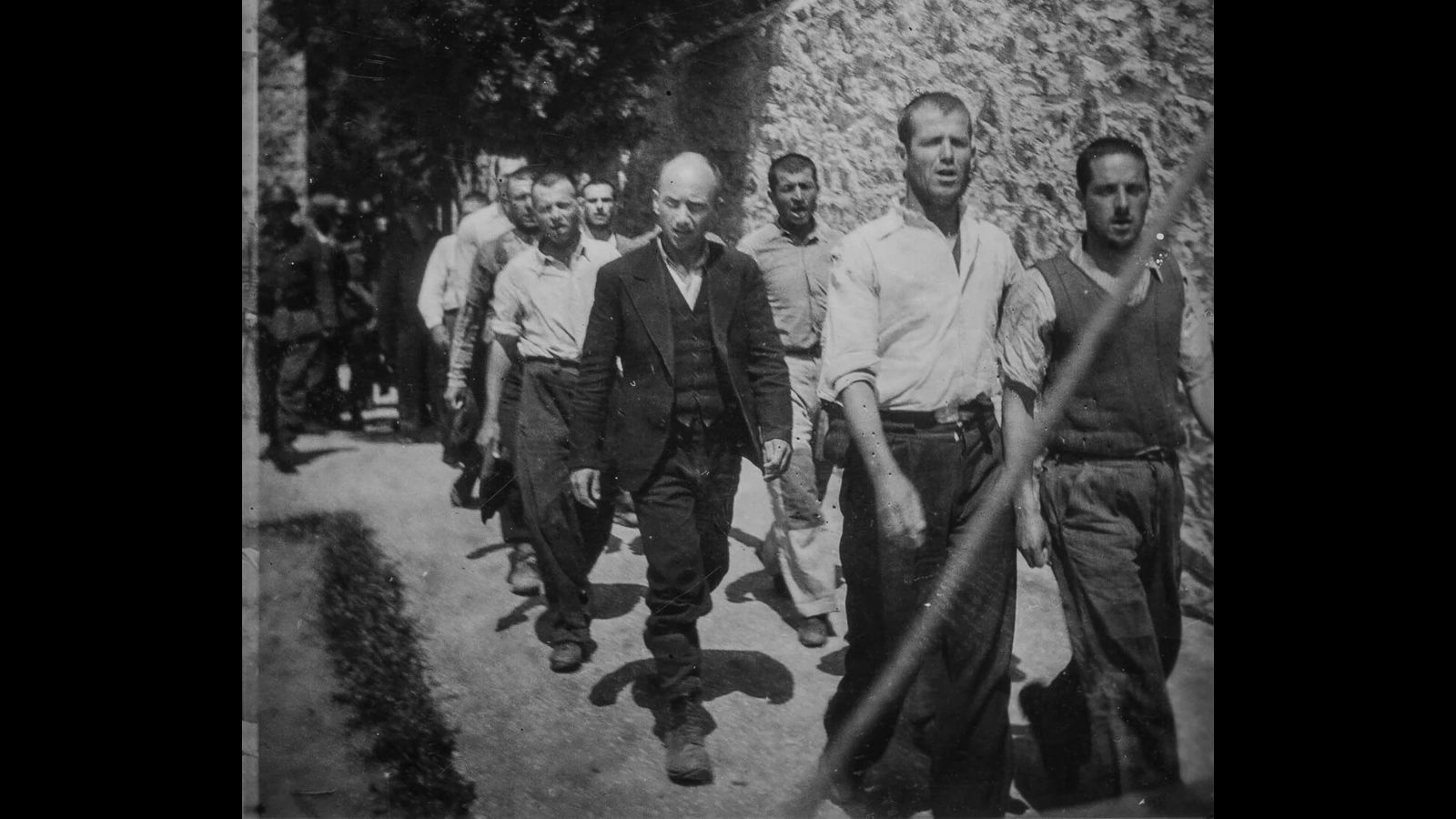 Fotos-entdeckt-NS-Massaker-von-Kaisariani-an-200-griechischen-Kommunisten-am-1-Mai-1944