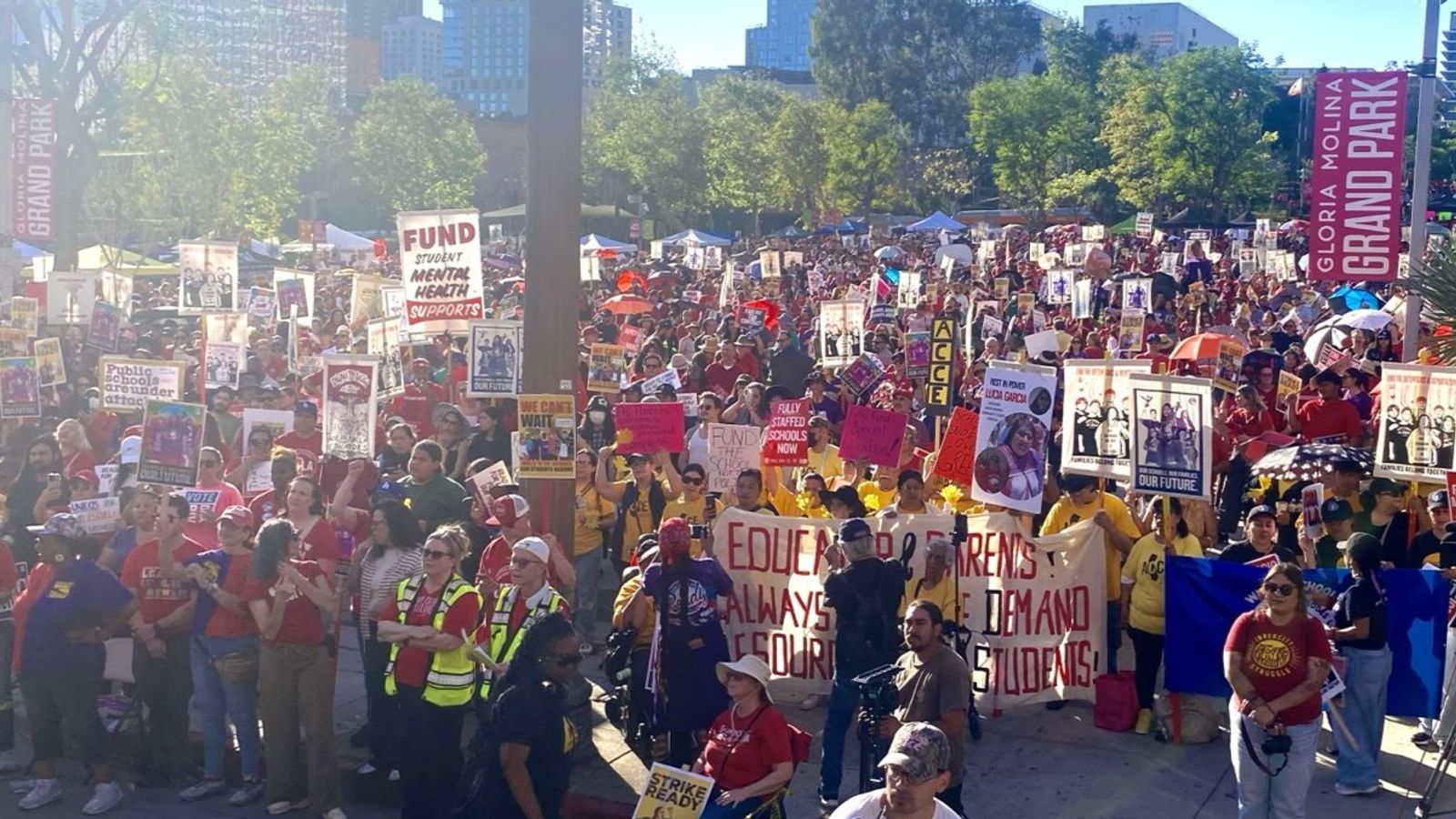 Los Angeles teachers announce April 14 strike as thousands rally against austerity and war