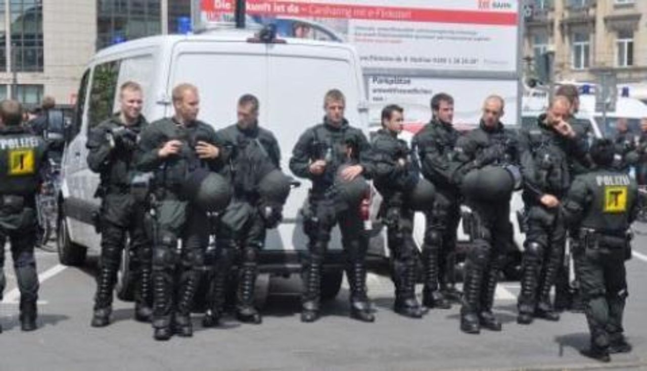 Bewaffnete Polizisten am Hauptbahnhof