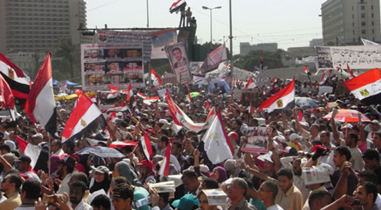 Massendemonstration auf dem Tahrir-Platz