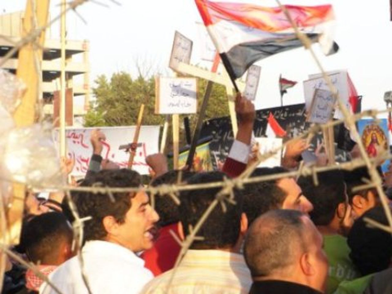 Protestierende Kopten vor dem TV-Gebäude