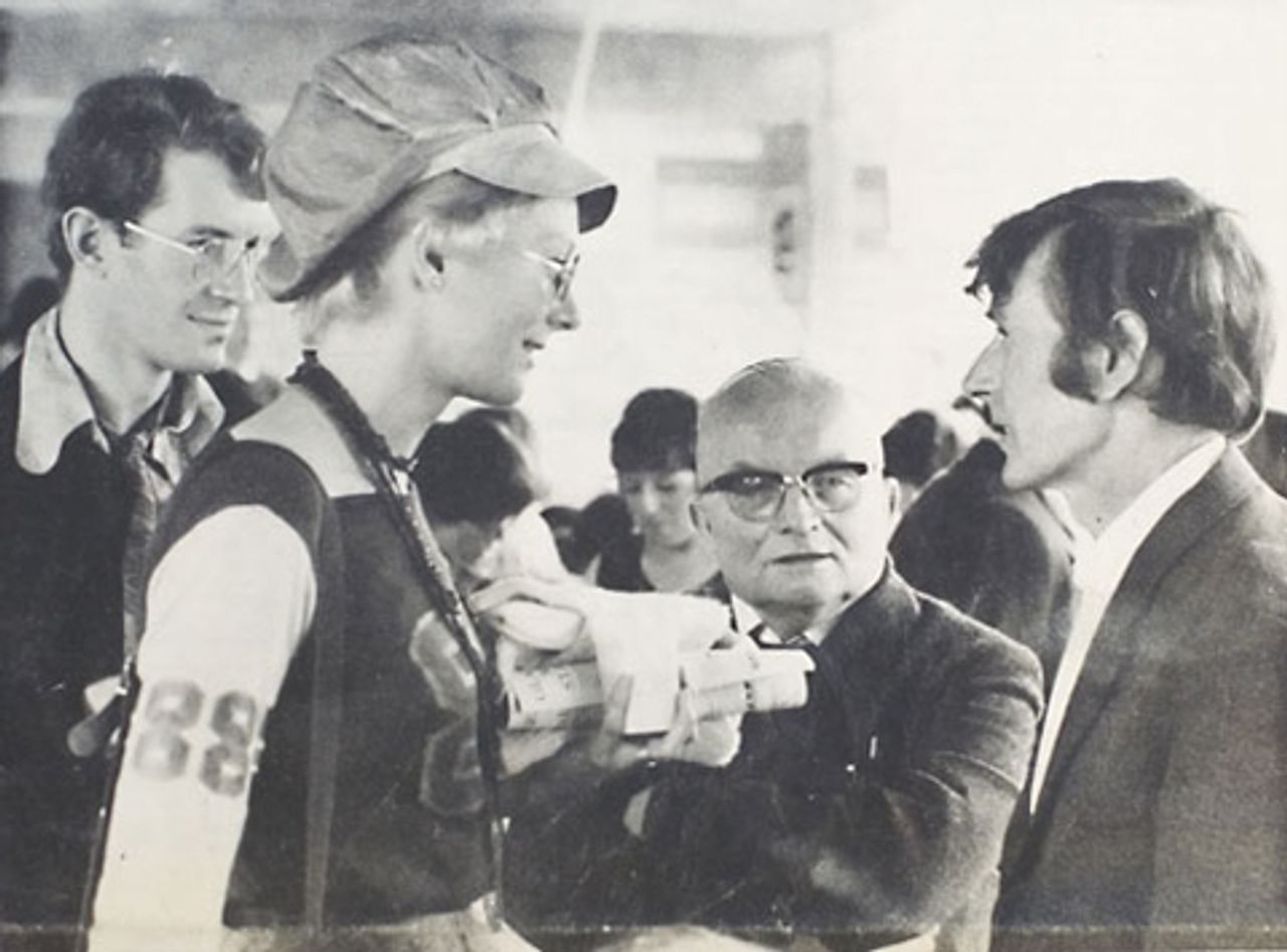 Corin und Vanessa Redgrave, SLL-Sekretär Gerry Healy und der strafweise entlassene Gewerkschafter und Glasarbeiter Gerry Caughey im Jahr 1971
