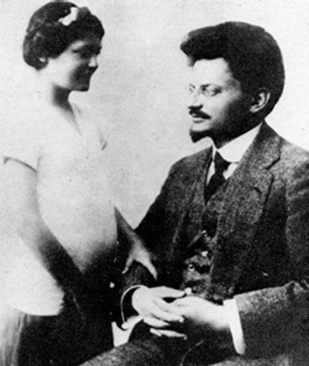 Trotzki mit Tochter Zina, 1915