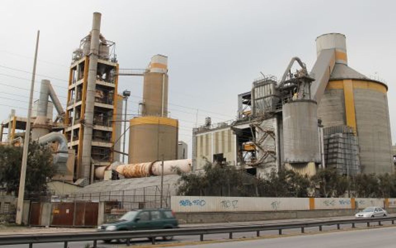 Hulip-Zementfabrik – arbeitet noch einen Tag pro Woche