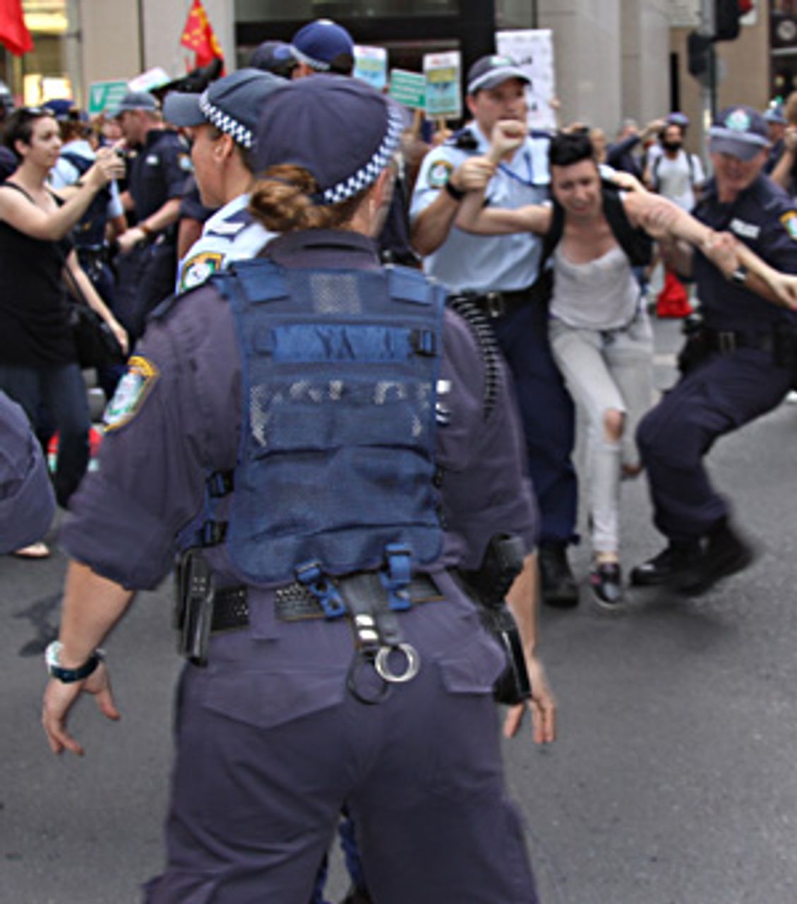 Police arrest protestors