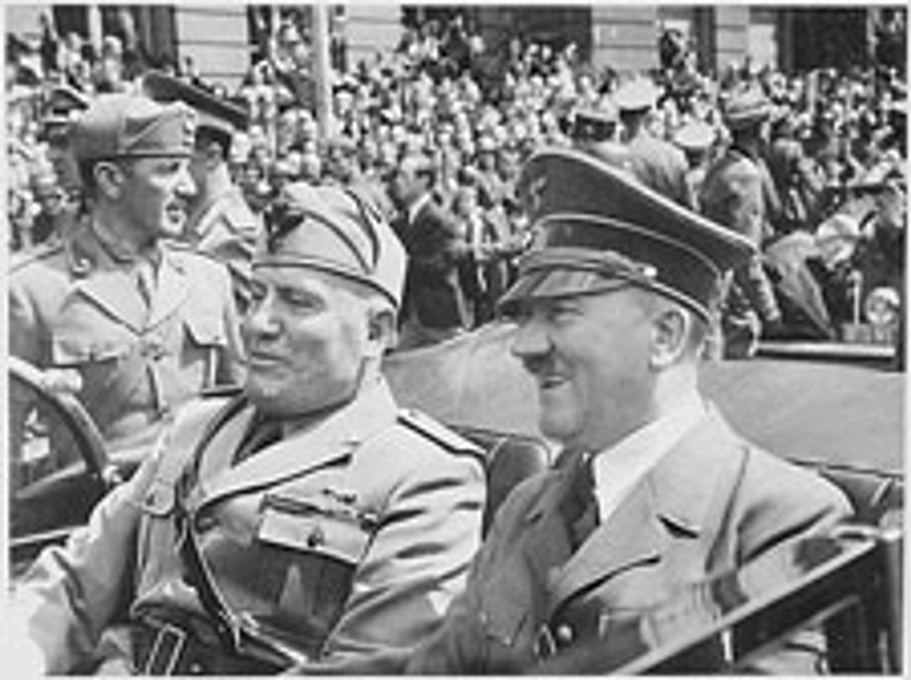 Mussolini, Hitler