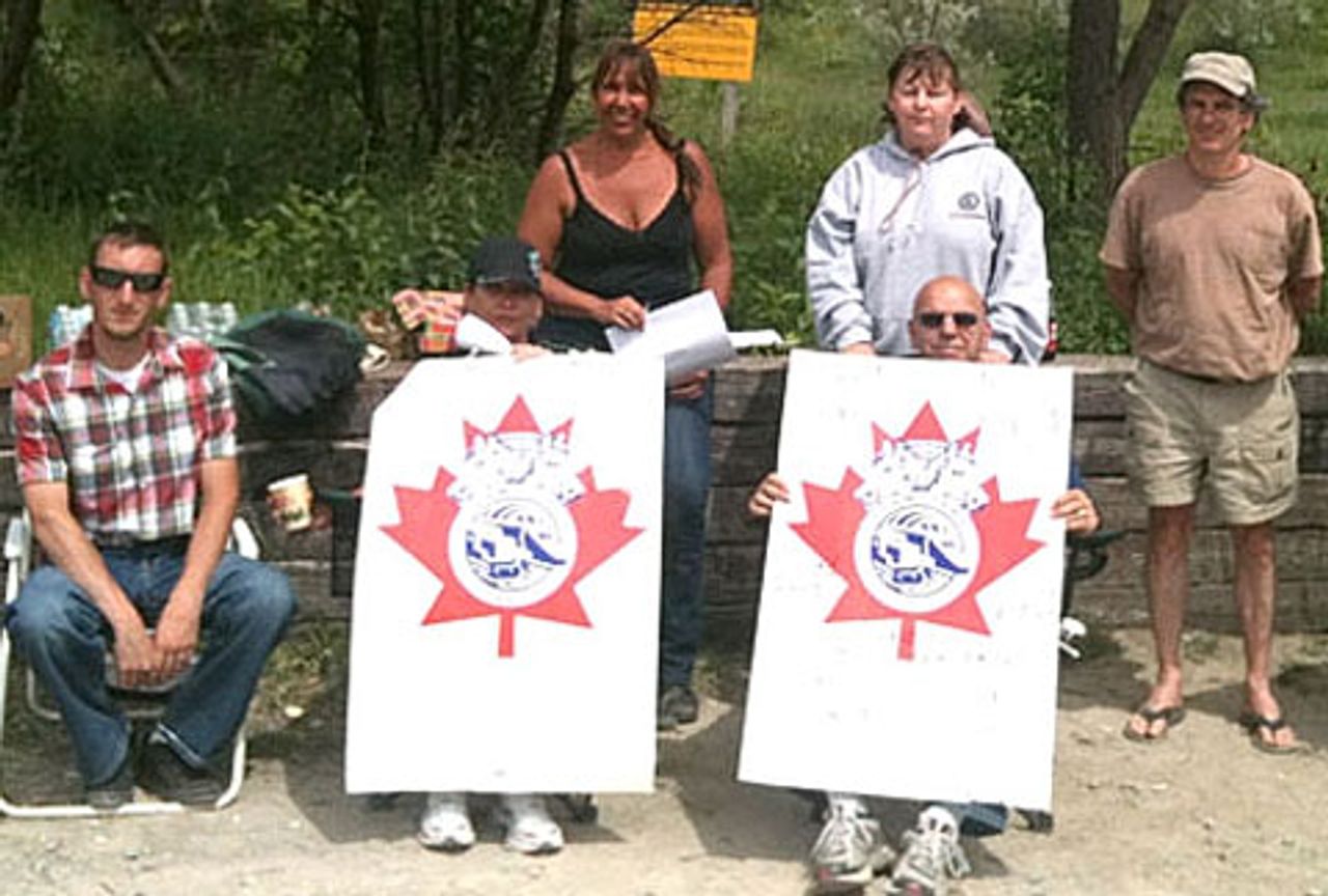 Picketers at the gate to the Agincourt CP Rail yard